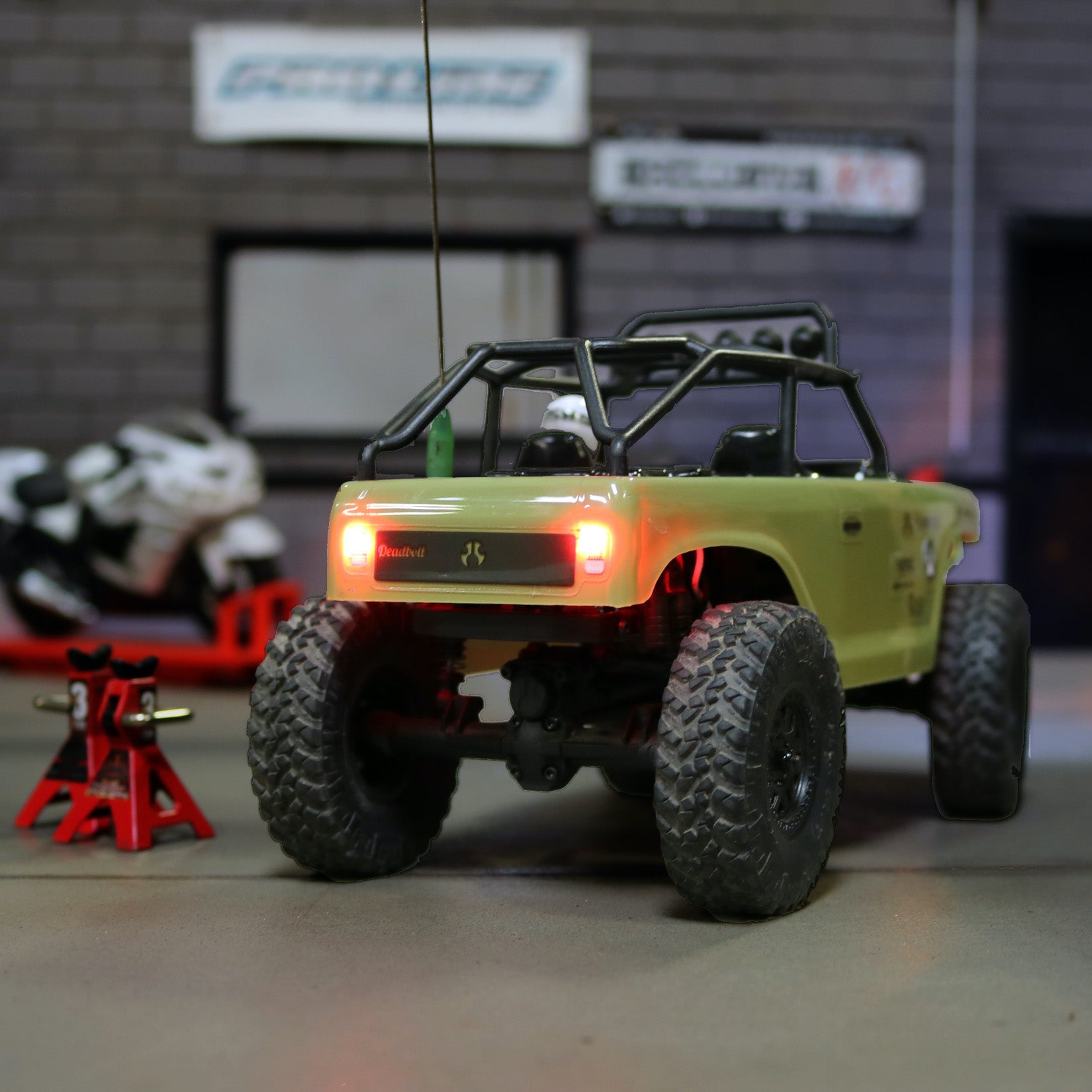 アキシャル SCX24 DEADBOLT Axial 1/24 SCX24 Deadbolt 4WD Rock Crawler Brushed RTR